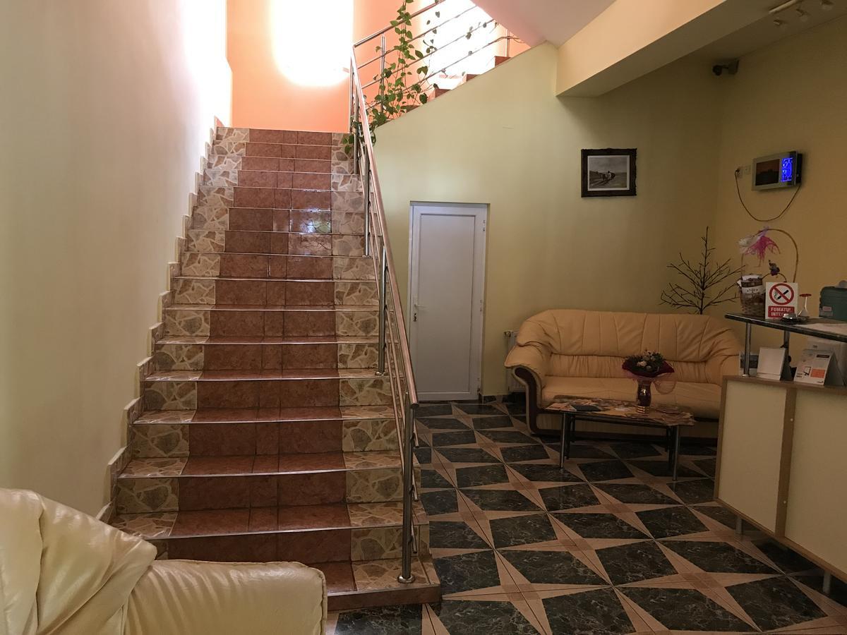 Hôtel Vila Tanamera à Moneasa Extérieur photo